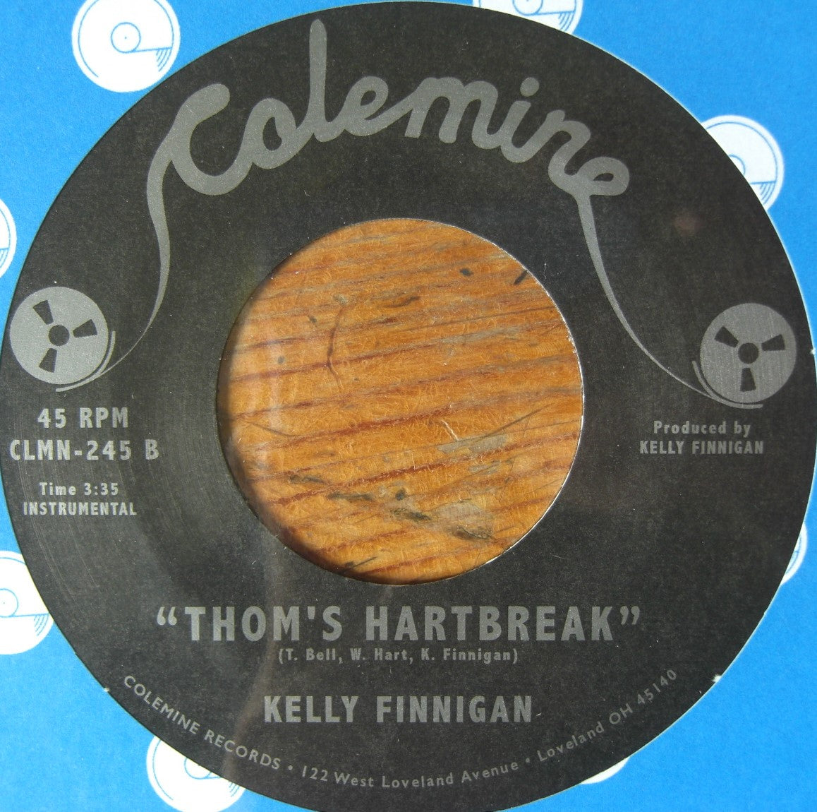 Kelly Finnigan – Leave You Alone / Thom's Hartbreak vinilo 7" rosa