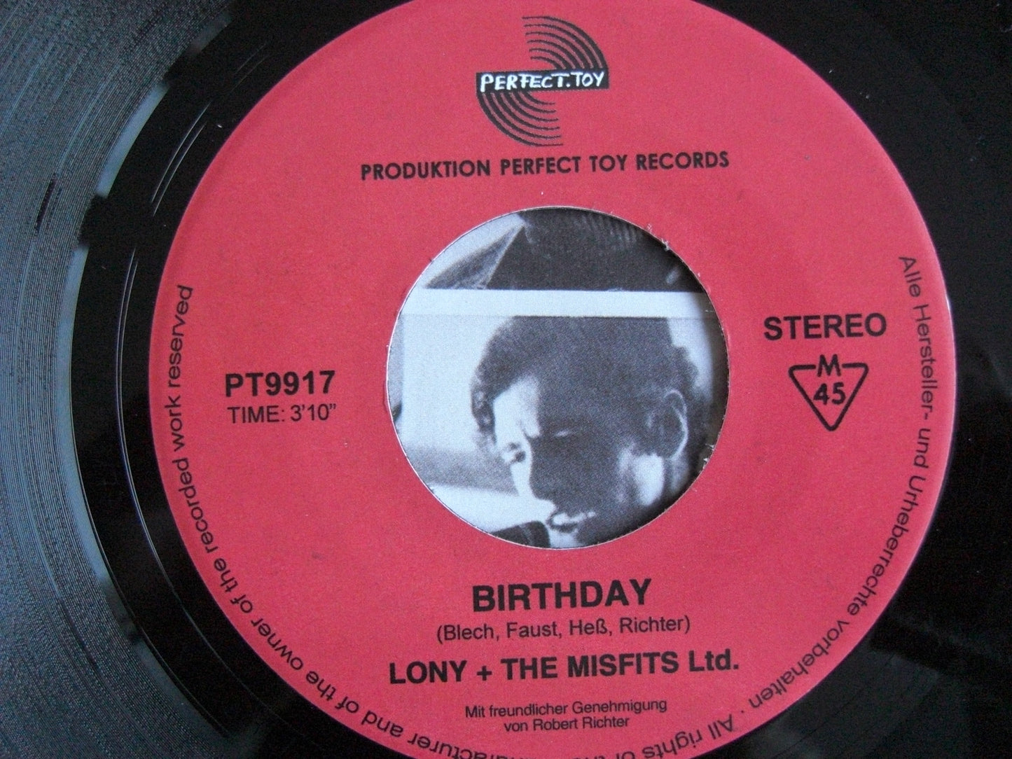 Lony + The Misfits Ltd. – Make Me Love (Is' Klar) / Birthday Vinyl, 7"